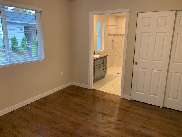 Building Photo - 619 Elizabeth St