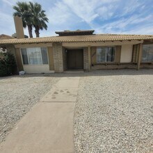Building Photo - 4424 N 53rd Ln