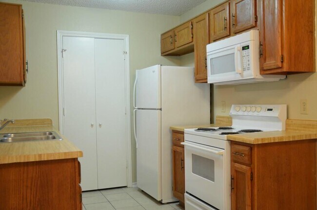 Foto del edificio - 2301 Scott Mill Cir