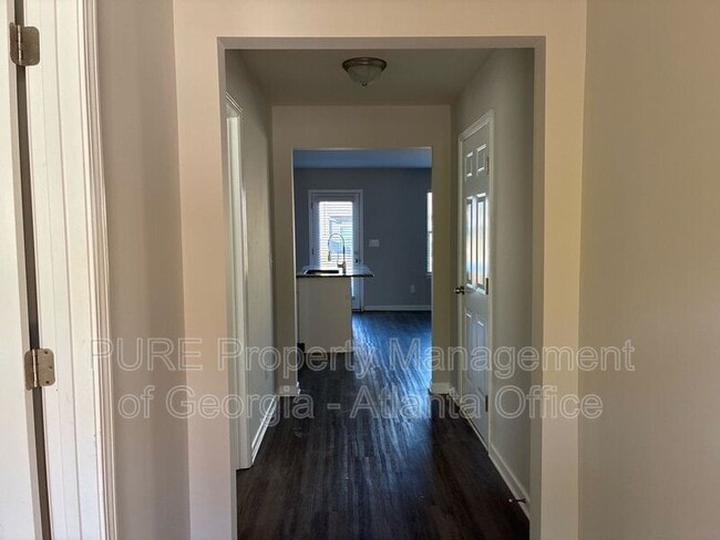 Foto del edificio - 305 Nutwood Trce