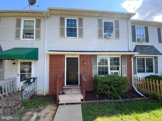 Building Photo - 624 Highview Ct