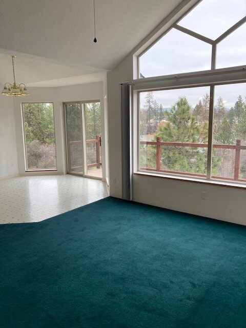 Foto del edificio - 18317 E Riverway Ave