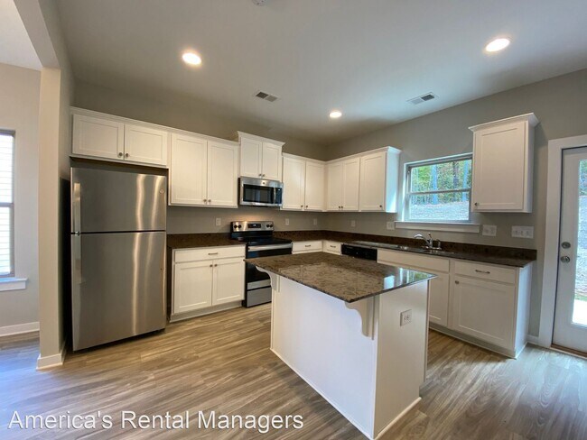 Building Photo - 4 br, 2.5 bath House - 7931 St. James Drive