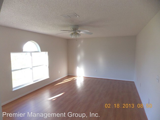 Foto del edificio - 526 Birch Ct