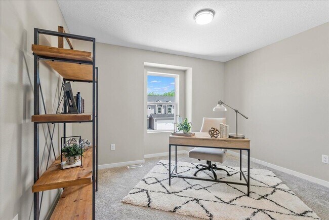 Foto del edificio - 715 Spruce Needle Ln