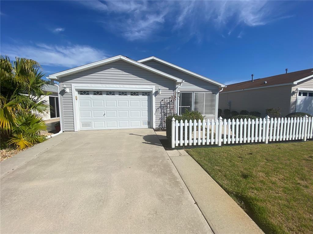 Primary Photo - 1031 Pinewood Pl