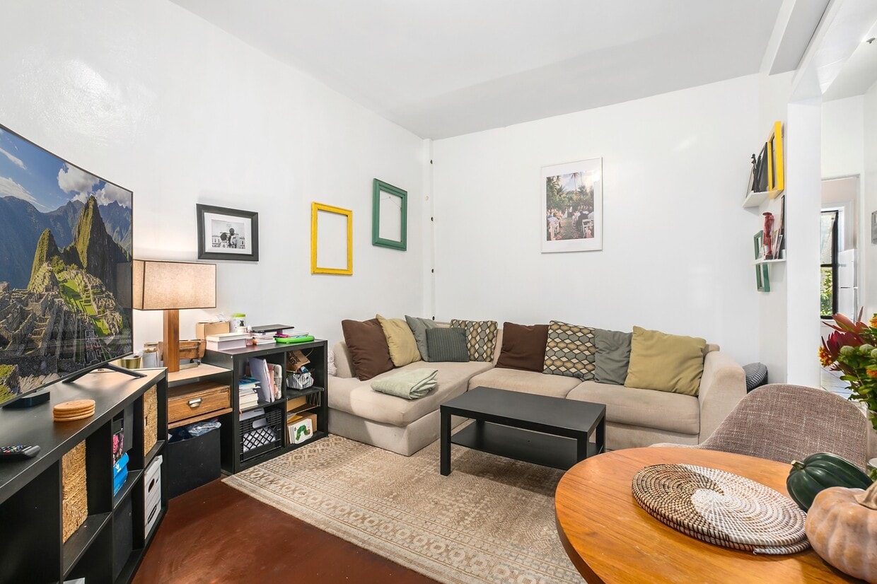 Building Photo - 829 Eastern Pkwy