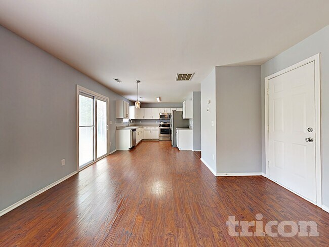 Foto del edificio - 4312 Larkhaven Village Dr