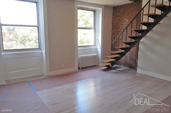 Foto del edificio - 207 Clinton St