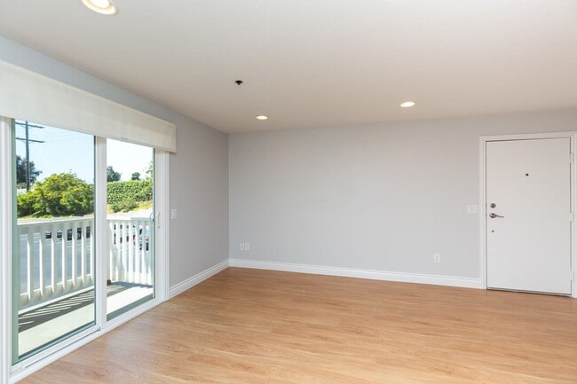 Foto del edificio - 2 Bed, 2 Bath Condo in Encinitas