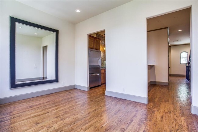 Foto del edificio - 4406 Bowser Ave