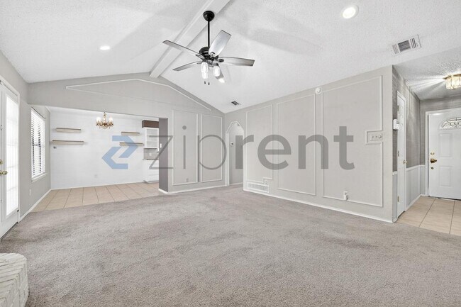 Building Photo - 6100 Paradise Dr