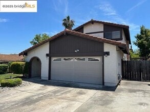 Building Photo - 1619 Geyser Cir
