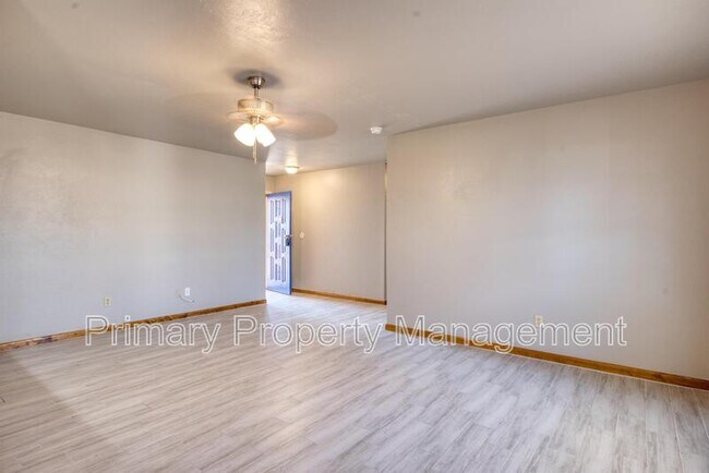 Building Photo - 303 Kimberly Ln