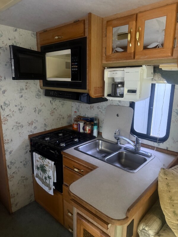Foto principal - 8401 Darby Ave