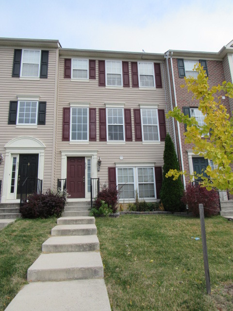 Foto principal - 829 Middle River Rd