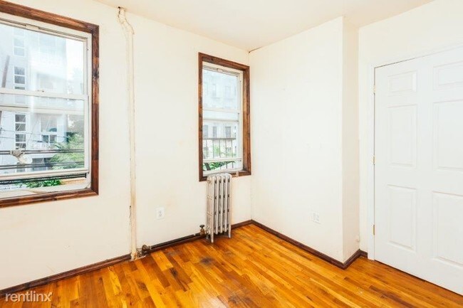 Building Photo - 2 br, 1 bath Apartment - 133 Meserole St