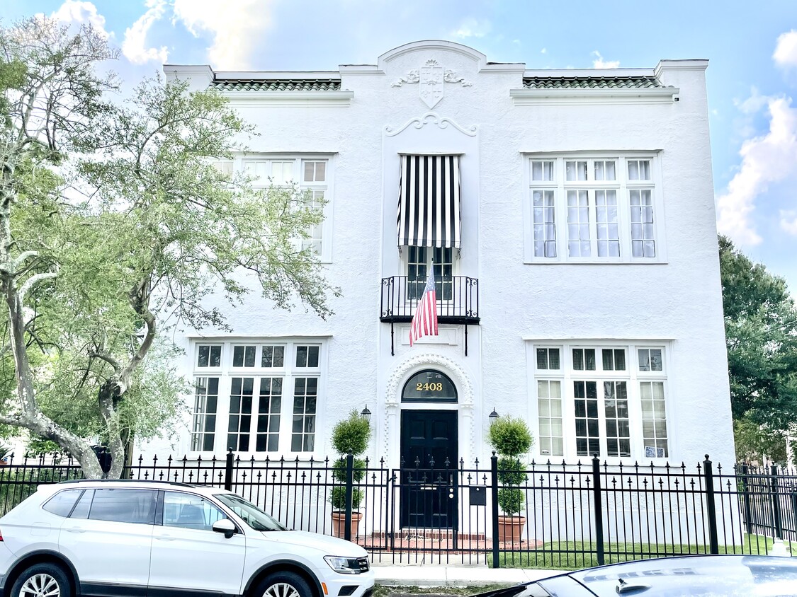The Lauren Luxury Apartments 2403 Carondelet St New Orleans, LA