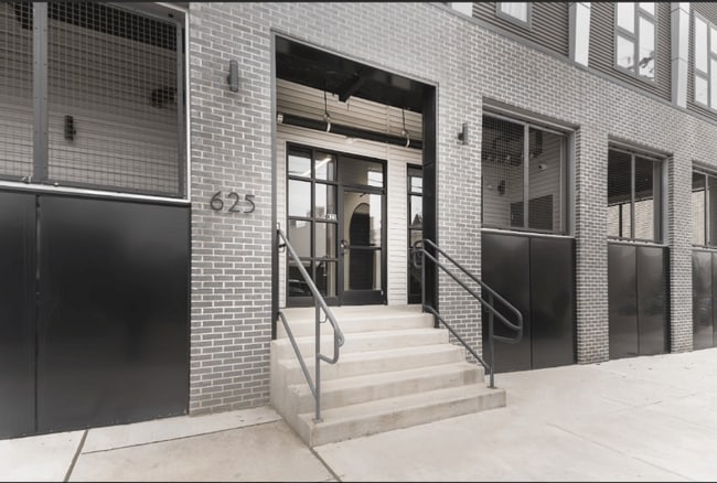 Photo - 625 W Girard Ave Apartment