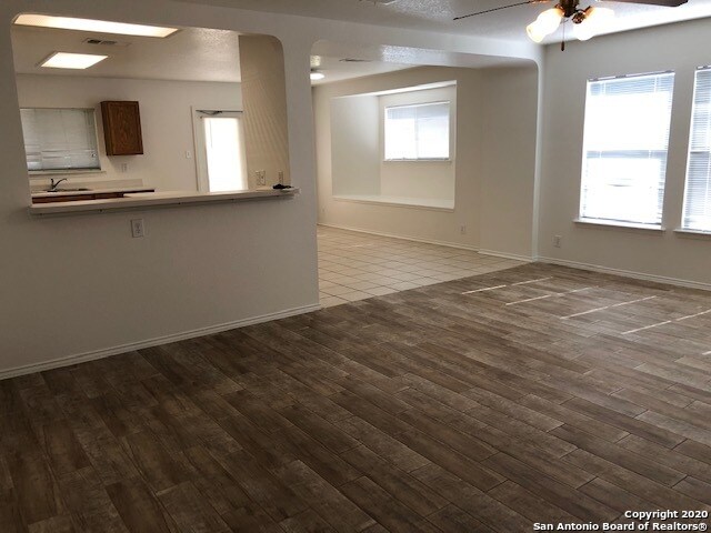 Building Photo - 111 Lauren Ln