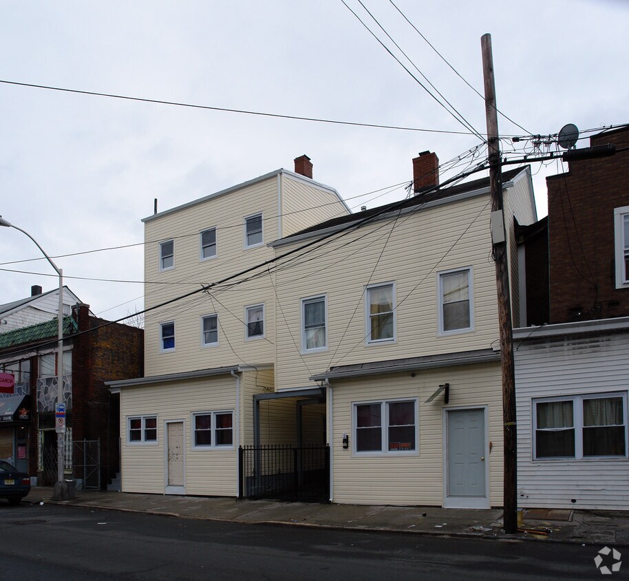 Primary Photo - 406-408 Market St