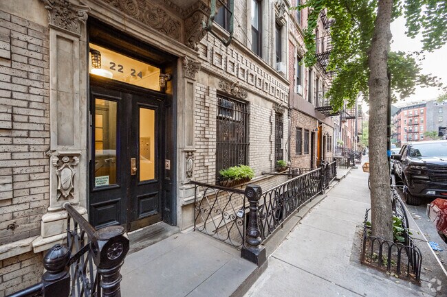 Sidewalk - 22 Leroy St