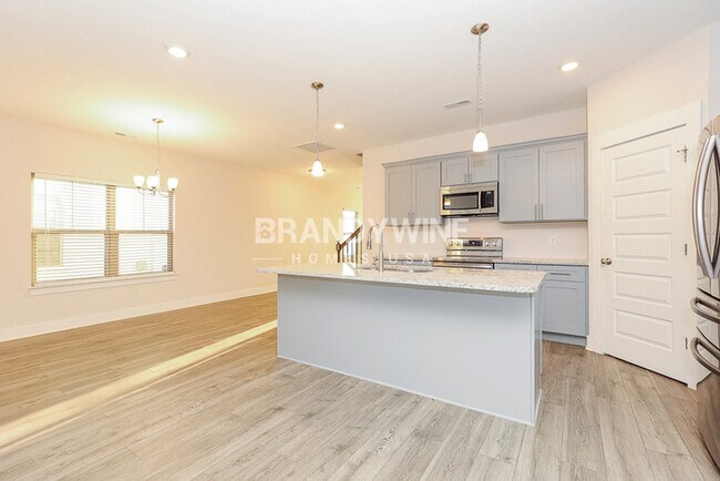 Building Photo - 2107 Hospitality Ln