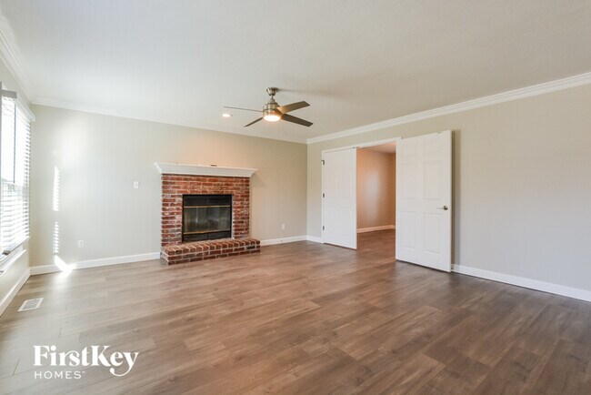 Building Photo - 7013 T Gabbert Dr