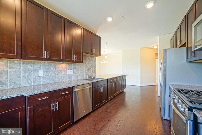 Building Photo - 9523 Bastille St
