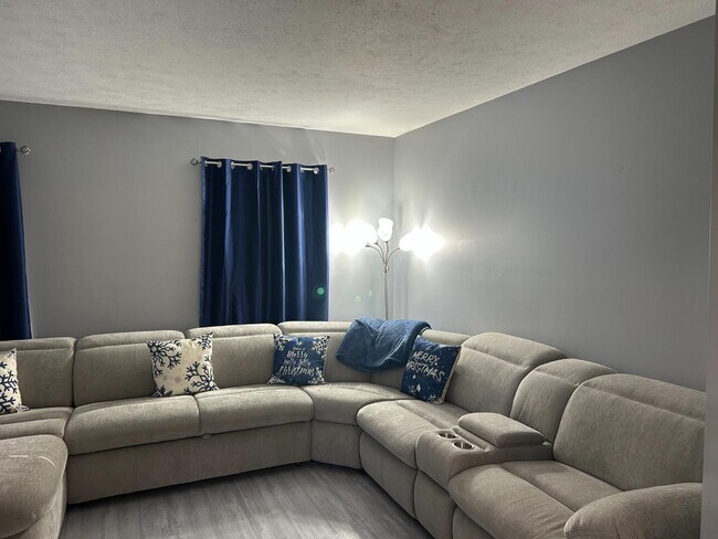 Foto del edificio - 9221 Westwood Dr