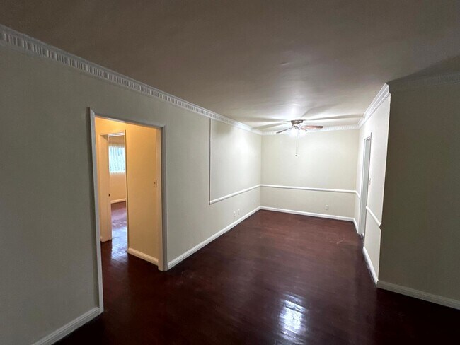 Foto del edificio - 356 Hayworth Ave