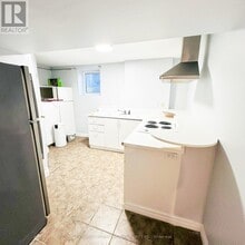 Building Photo - 41 Coomer Crescent