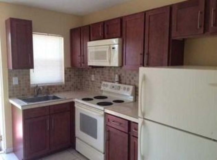 Foto principal - 6109 Rodman St