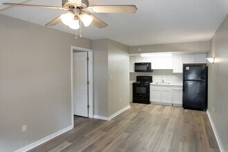Building Photo - 2765 W Tharpe St