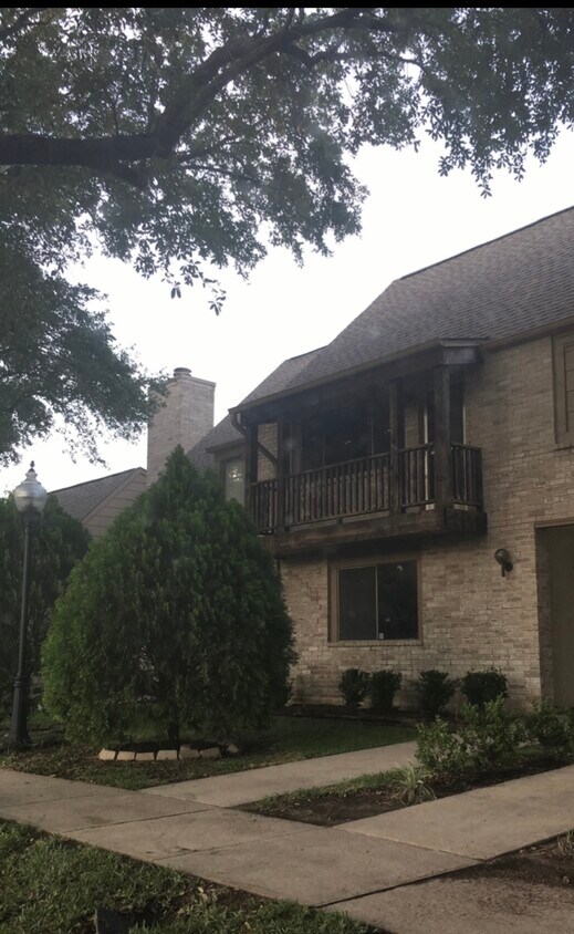 Foto principal - 6656 Montauk Dr