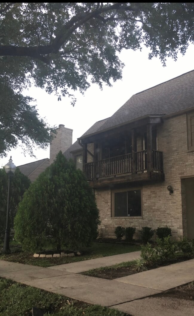 Building Photo - 6656 Montauk Dr