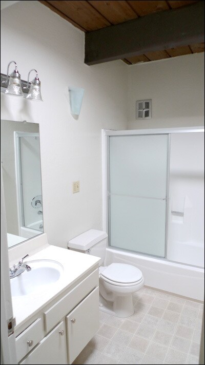 Foto del edificio - 12433 Moorpark St