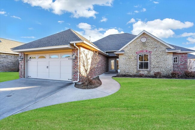 Building Photo - 3705 NE Willow Way