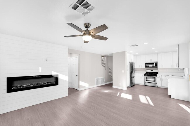 Building Photo - Stunning Remodeled Summerlin Home!