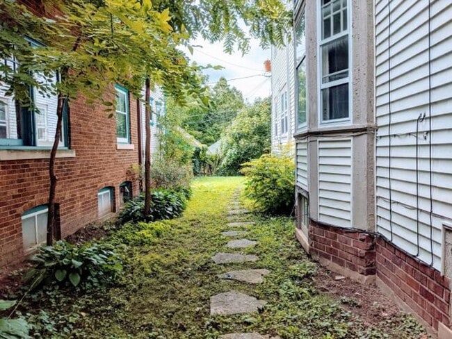 Building Photo - Prospect Lower house