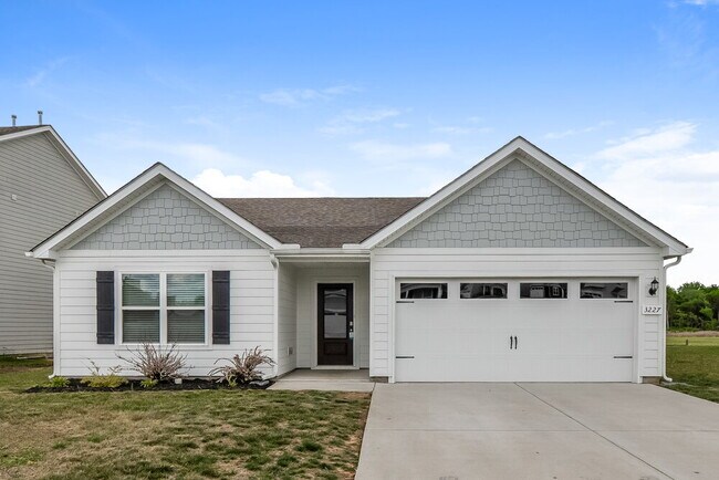 Building Photo - 3227 Quintana Dr