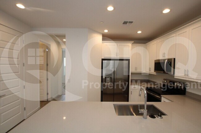 Foto del edificio - 4132 E Brisa Dr