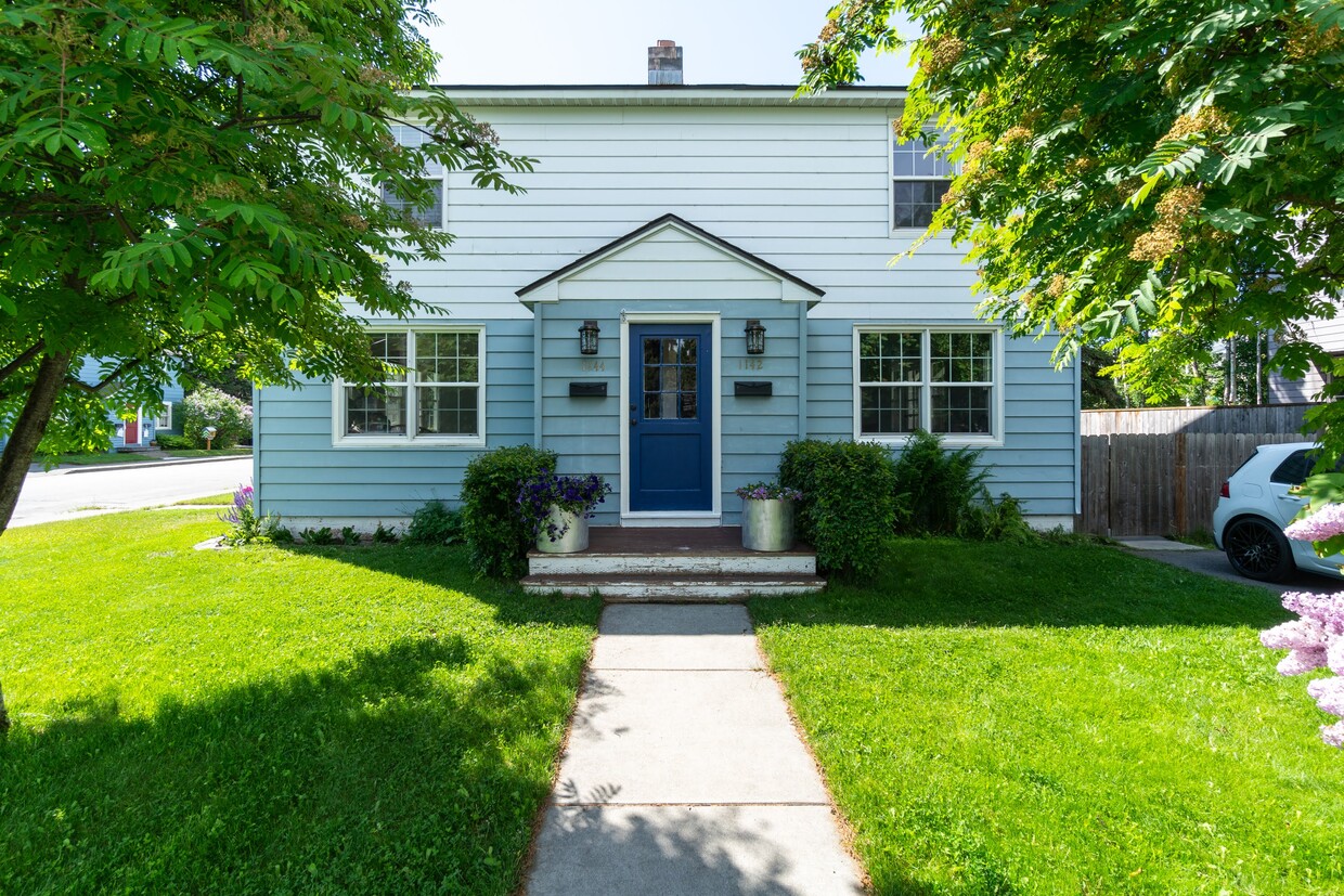 Primary Photo - 1142 H St