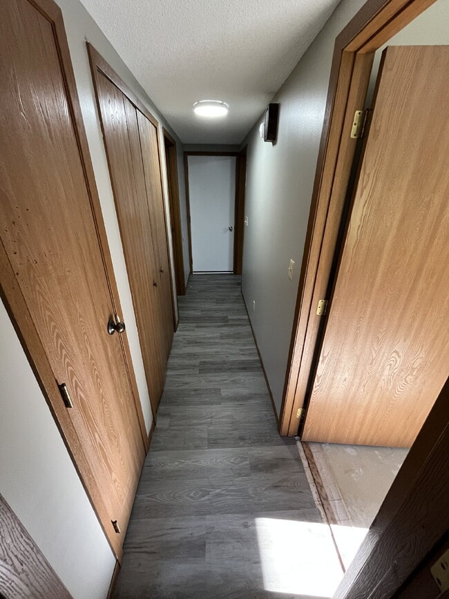Building Photo - "2-Bedroom Duplex in Sidney, OH - 342 West Parkwood!"