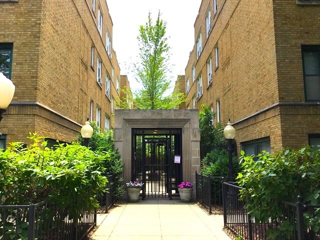 683 W Wrightwood Ave Unit 2s Chicago Il 60614 Apartment For Rent Primary Photo 683 W Wrightwood Ave