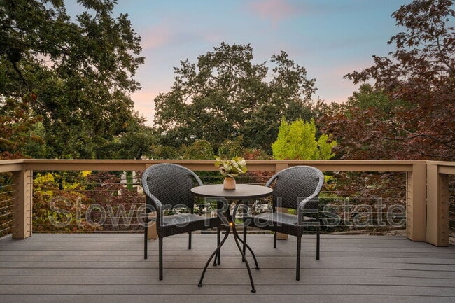 Foto del edificio - 775 Kirkcrest Rd