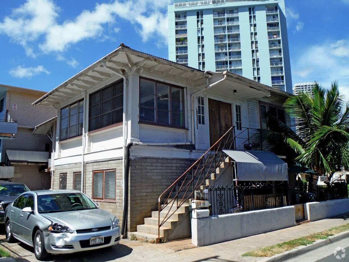 Primary Photo - 2612 Kapiolani Blvd