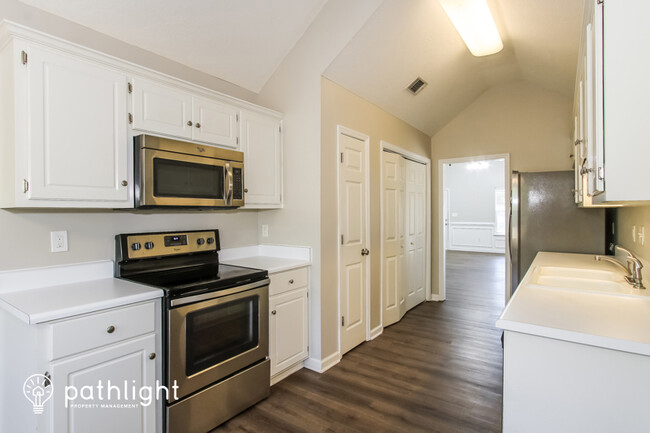 Building Photo - 5165 Saddle Cir