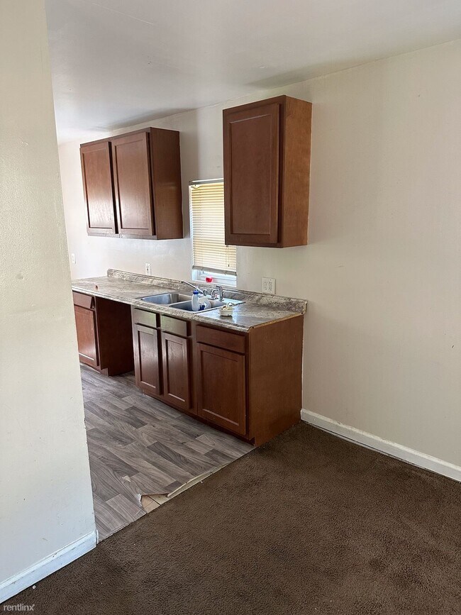 Building Photo - 3 br, 1.5 bath House - 15894 Rossini Dr