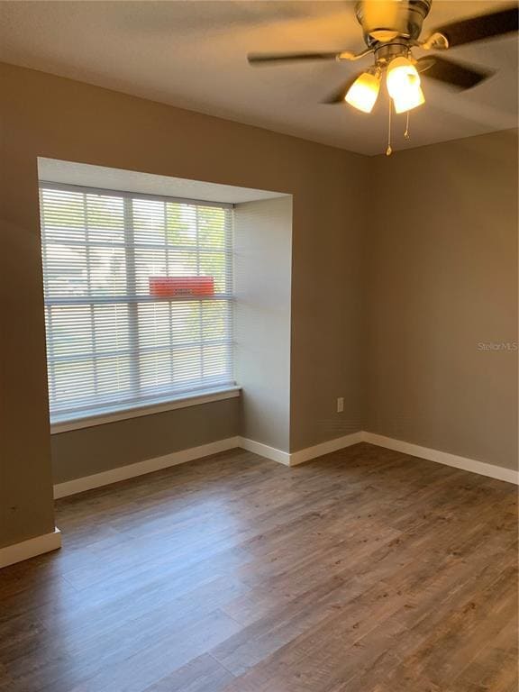 Foto del edificio - 1529 Spring Ridge Cir